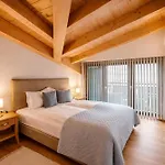 Alpennest - Balcony & Sauna Access 別荘