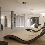 Alpennest - Balcony & Sauna Access ゼーフェルト・イン・チロル