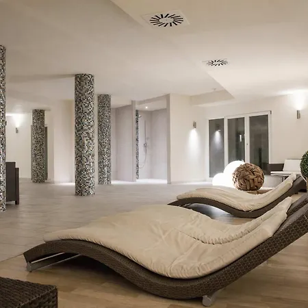 Alpennest - Balcony & Sauna Access Seefeld w Tirolu